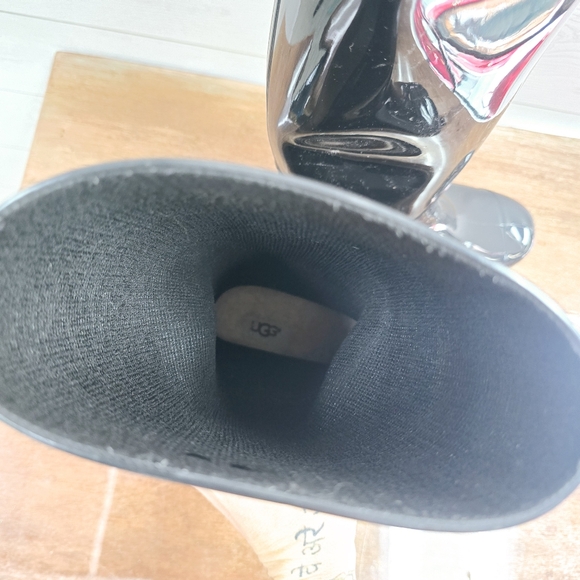 UGG Glossy Rain Boots - Picture 8 of 9